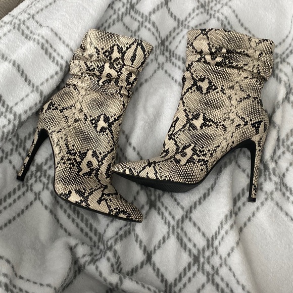 Shoes - 🔥 snake 🐍 skin print